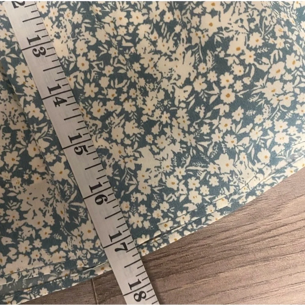 Paper Crane Set Women’s Size Large Floral Tiered Mini Skirt & Smocked Peplum Top - Picture 7 of 8